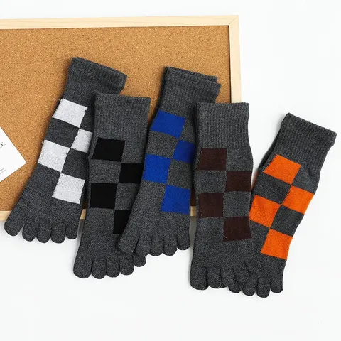 Men's Thickened Cotton Toe Socks Winter Thermal Mid-Tube Plaid Socks Sweat-Absorbent Breathable Casual Socks