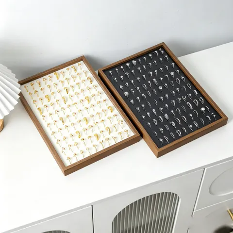 Schwarzwalnuss-Maserung Schmuck Display Tablett Mehrschlitz Ring Ohrring Aufbewahrungsorganizer Mit Weichem Flanellfutter Für Gewerbliche Theke Deko