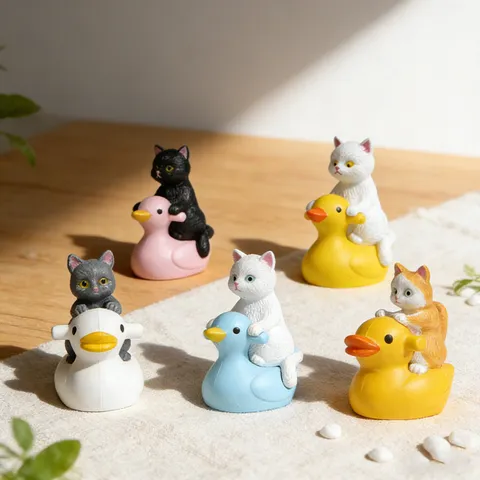 Miniatur Kreative Süße Katze Reitet Ente Figur PVC Mikro Landschaft Tier Schreibtisch Ornament Garten Dekoration Für Zuhause Zubehör
