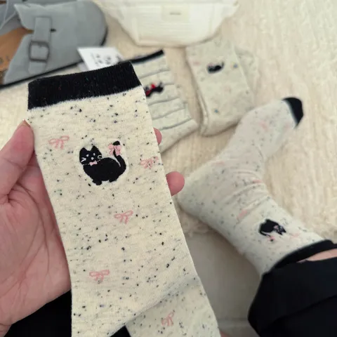 Women's Cute Cartoon Cat Embroidered Crew Socks Casual All Cotton Point Yarn Stacked Socks Daily Wear