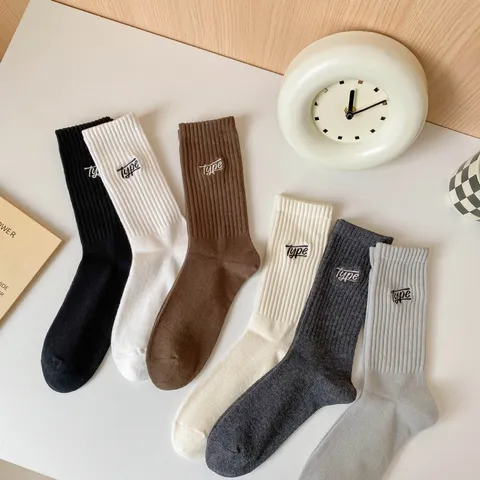 Men Sport Crew Socks Ribbed Cotton Embroidered Letter Type Breathable Basketball Socks Varsity Style Mid Tube Socks For Men