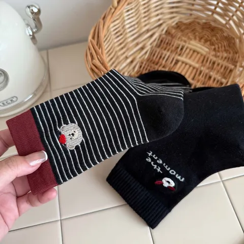 Calze al Polpaccio da Donna in Stile Coreano con Ricamo di Bassotto Carino Calze Casual in Cotone a Righe Stile College