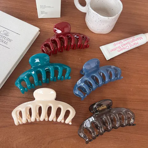 Large Geometric Hollow Hair Claw Clip For Women Minimalist Plastic Resin Shark Clip Dragon Bone Hair Accessories Hair Catch Barrette