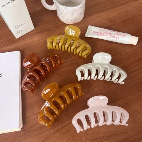 Large Geometric Hollow Hair Claw Clip For Women Minimalist Plastic Resin Shark Clip Dragon Bone Hair Accessories Hair Catch Barrette