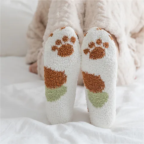 Women's Winter Warm Coral Fleece Mid-Calf Socks Cute Animal Cartoon Cat Claw Pattern Sleep Socks Thickened Fuzzy Cozy Hosiery