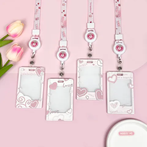 Lindo Porta Credencial de Plástico Deslizante Rosa con Corazón Funda Protectora de Tarjeta Ventana Transparente Con Cordón para Estudiantes Mujeres