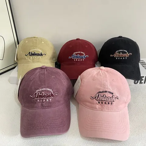 Gorra de Béisbol Bordada con Letras de Estilo Coreano Informal Protección Solar al Aire Libre Ala Ancha Visera Curvada Sombrero Para Hombres Mujeres