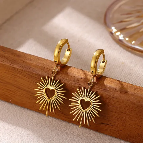 French Vintage Stainless Steel Sun Heart Drop Earrings For Women Gold Plated Hollow Sunburst Heart Shaped Dangle Earrings Jewelry