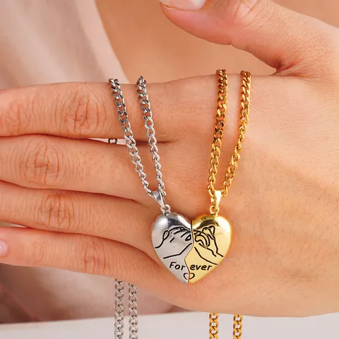 Magnetic Heart Pendant Necklace Set For Couples Copper Gold Plated Stainless Steel Chain Gesture Forever Engraved Matching Choker Necklace Streetwear Jewelry Gift
