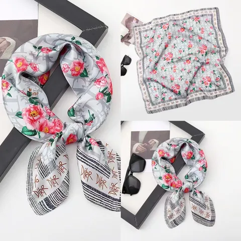 Retro Floral Print Satin Square Scarf Versatile Lightweight Neck Scarf For Women Fashion Hair Scarf Beach Headwear