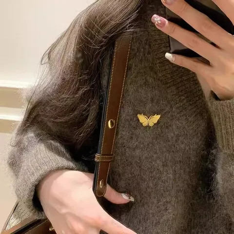 Exquisite Gold Butterfly Brooch Elegant Rhinestone Animal Lapel Pin Fashion Alloy Jewelry Accessory Gift For Women