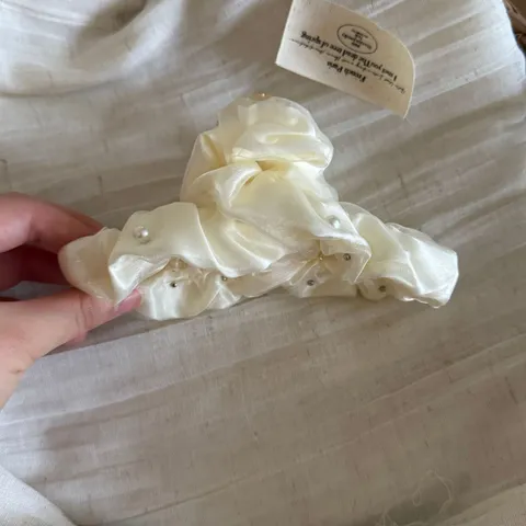 Pince à Cheveux Élégante en Tissu Double Couche avec Perles pour Femmes Style Coréen Pince Requin en Satin Organza