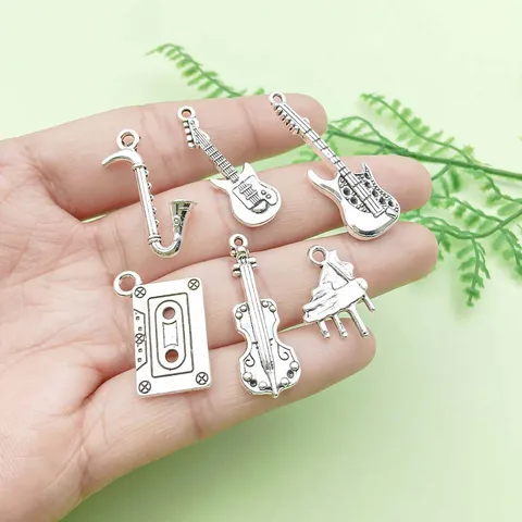 Antiksilber Legierung Musikinstrument Gitarre Saxophon Charm Anhänger DIY Halskette Armband Schmuckherstellung Zubehör