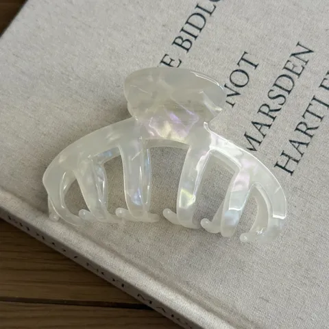 Vintage Cellulose Acetate Large Hair Claw Shark Clip Elegant Marble Tortoiseshell Hair Catch For Women Thick Hair Accessories