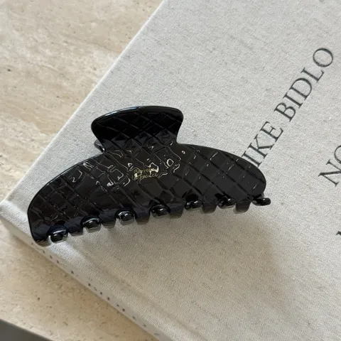 Pinces à Cheveux en Acétate Noir Style Coréen Texture Crocodile Élégantes Pinces Crabes Accessoires Cheveux Femme