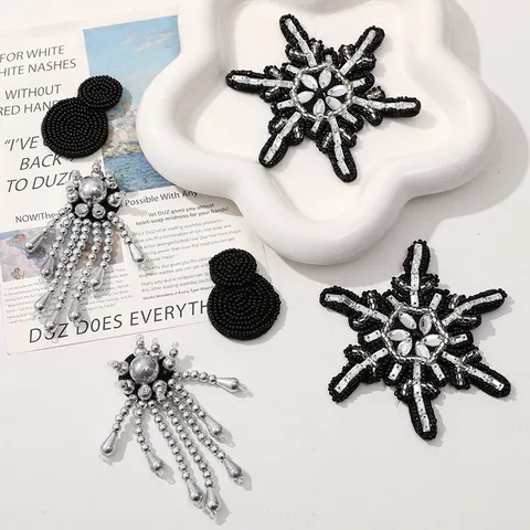 Handmade Woven Acrylic Bead Floral Tassel Snowflake Patch DIY Headwear Shoe Bag Decorative Accessories