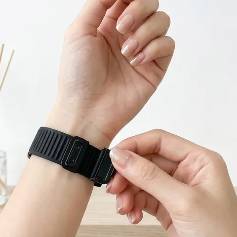 Cinturino per Orologio in Silicone Alpine Loop per Smartwatch Fibbia Magnetica Ricambio Morbido Impermeabile Sportivo