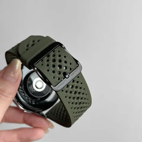 Cinturino di Ricambio Perforato Traspirante in Silicone per Smartwatch Bracciale Sportivo alla Moda