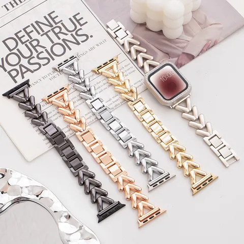Cinturino per Orologio con Catena a Cuore in Acciaio Inossidabile per Smartwatch Cinturino di Ricambio in Metallo di Lusso Gioielli alla Moda Design Chic Regalo per Donne