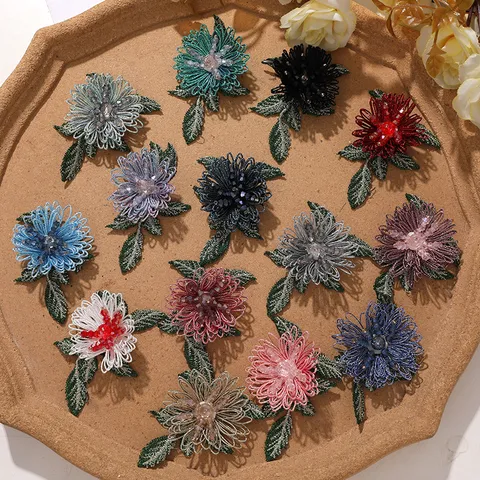 Écusson de Fleurs Brodé à la Main de Style Chinese avec Perles de Cristal Accessoire de Cheveux DIY Broche Garnitures de Vêtements