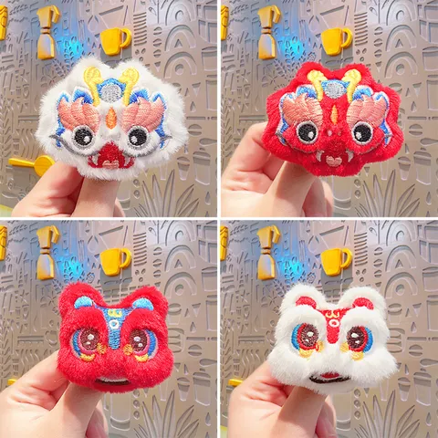 Traditionele Chinese Leeuwendans Pluche Brooch Schattige Geborduurde Pluche Dierenhanger DIY Kleding Accessoires Nieuwjaarsgeschenk