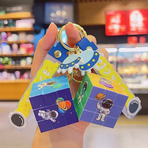 Creative Astronaut Rubik's Cube Keychain Cartoon Space Man Bag Pendant Stress Relief Toy Keyring For Couples Students Jewelry