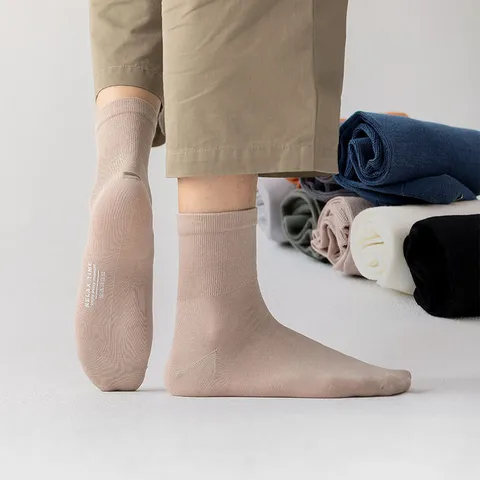 Men's Casual Solid Color Crew Socks Breathable Combed Cotton Regular Fit Soft Basic Everyday Wear Men Socks