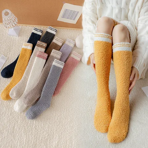 Damen Winter Warme Korallenfleece Wadensocken Verdickte Plüsch Schlaf Bodensocken Preppy Stil Süße Gestreifte Lange Strümpfe
