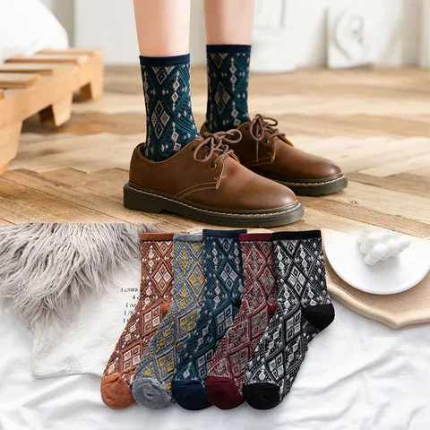 Women Autumn Winter Retro Argyle Geometric Knit Mid Tube Socks Casual Sweet Cotton Soft Comfortable Warm Crew Socks