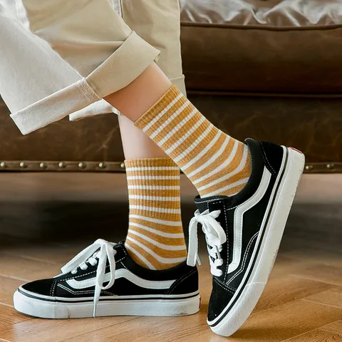 Women's Striped Cotton Crew Socks Candy Color Ins Style Casual Soft Breathable Short Socks Daily Wear Fashion Hosiery