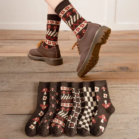 Women's Wool Mid Tube Socks Thickened Warm Winter Retro Floral Checkerboard Mushroom Pattern Casual Fashion Hosiery