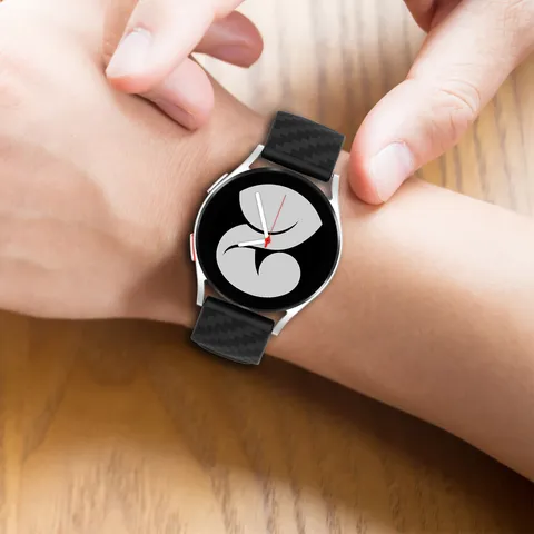 Universal Silicone Watch Band With Carbon Fiber Texture And Matching Buckle For Smart Watch Replacement Strap