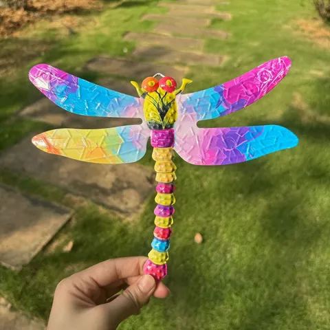 Arte da Parete in Metallo Libellula Colorata Decorazione Appendibile in Ferro Scultura Animale Dipinta a Mano Per Casa Ufficio