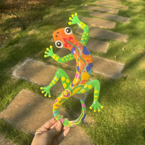 Arte Murale a Lucertola in Ferro Sospesa Scultura di Geco in Metallo Colorato Dipinto a Mano per Giardino Casa