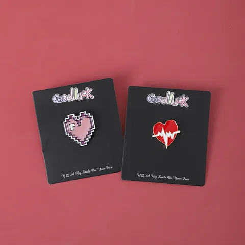 Medical Stethoscope Heart Enamel Brooch Alloy Drip Oil Cartoon Lapel Pin Fashion Jewelry Gift For Doctor Nurse