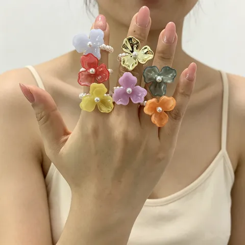 Korean Sweet Floral Artificial Pearl Elastic Ring Resin Flower Beaded Finger Ring Sweet Style Women Fashion Jewelry
