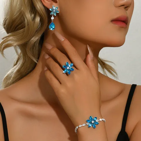 Elegante Juego de Joyas de Cobre con Strass Flor Gota de Agua para Mujeres Moda Anillo Abierto Pendientes de Botón Pulsera Fiesta Regalo
