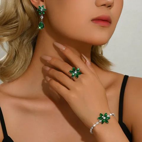 Elegante Juego de Joyas de Cobre con Strass Flor Gota de Agua para Mujeres Moda Anillo Abierto Pendientes de Botón Pulsera Fiesta Regalo