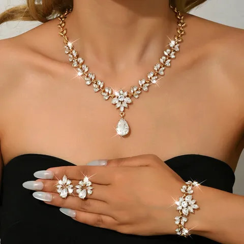 Lussuoso Set Di Gioielli In Lega Con Strass Foglia Goccia Ciondolo Collana Orecchini Bracciale Per Matrimonio Banchetto Festa Donna