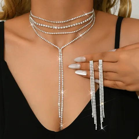 Set di Gioielli con Nappine di Strass Eleganti da Donna Collana a Catena Multistrato Orecchini Lunghi Pendenti Bracciale Anello