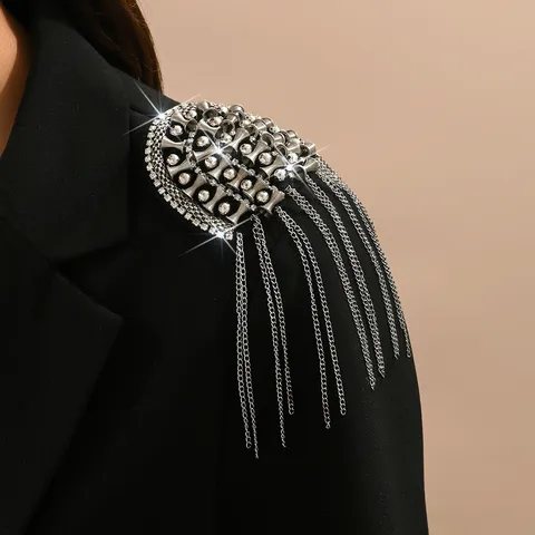 Luxury Metal Tassel Epaulettes With Rhinestones Vintage Alloy Shoulder Jewelry For Performance Costume Party Unisex Accessories