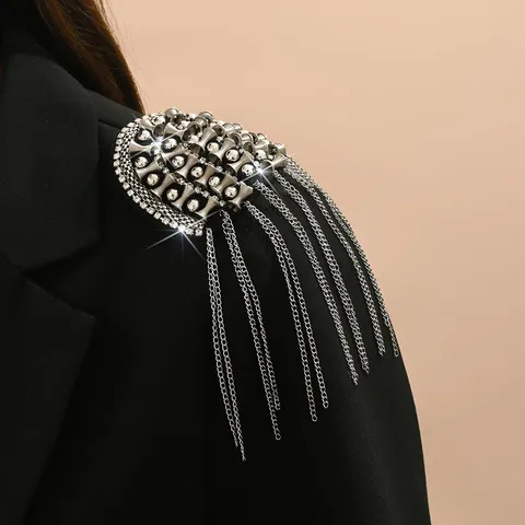 Luxury Metal Tassel Epaulettes With Rhinestones Vintage Alloy Shoulder Jewelry For Performance Costume Party Unisex Accessories