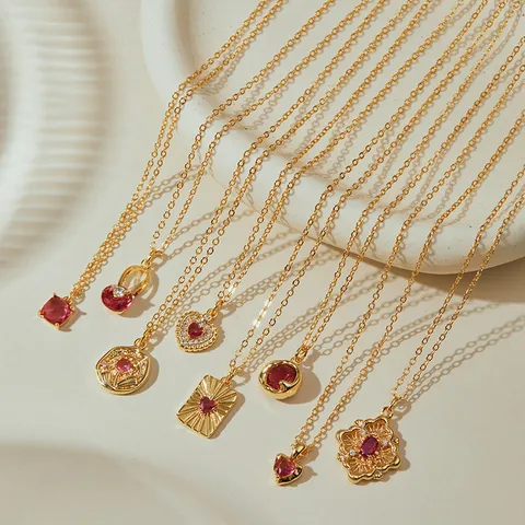 Elegante Gold Vergoldete Kupfer Rot Zirkonia Anhänger Halskette Für Damen Süßes Herz Quadratische Blume Schlüsselbein Kette Schmuck Geschenk