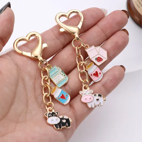 Cartoon Kuh Milchflasche Herz Karabiner Schlüsselanhänger Zinklegierung Epoxidharz Milchkarton Tasche Anhänger Für Damen Mädchen Geschenk