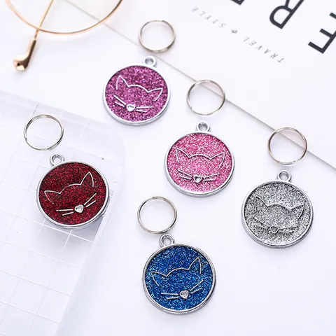 Süße Cartoon Katzengesicht Legierung Haustier ID Tag Glitzer Emaille Anti Verloren Hundemarke Schlüsselanhänger Anhänger Für Kätzchen Welpen Halsband Dekoration