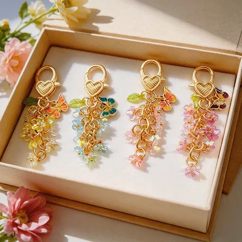 Porte-clés Pendentif Fleur Papillon Exquis pour Femmes Alliage de Zinc Boucle en Coeur Charme de Sac Floral