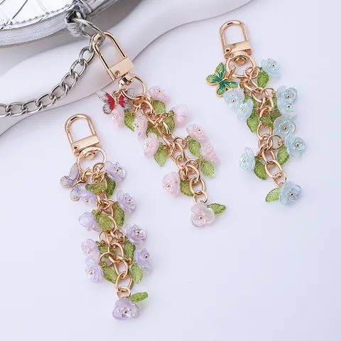 Frische Metall Harz Gardenie Schmetterling Schlüsselanhänger Modischer Taschenanhänger Blumen Quaste Hängende Deko Für Frauen Zubehör