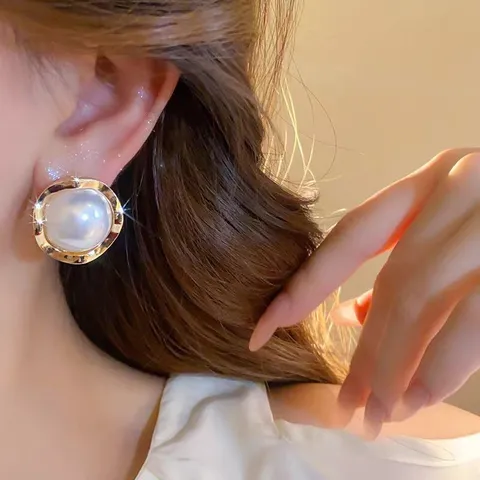Französische Vintage Elegante Künstliche Perle Ohrstecker Für Damen Luxuriöse Legierung Wellenkante Rot Weiß Perle Ohrringe Täglicher Party Schmuck
