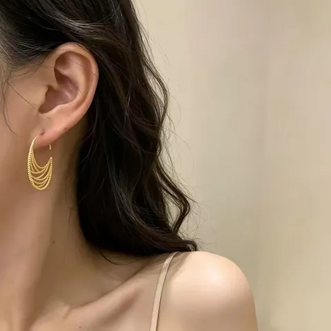 Minimalistische Legierung Hohlstruktur Creolen Für Damen Leichtgewicht Luxus Geometrische Statement Klobige Mehrschichtige Ohrringe