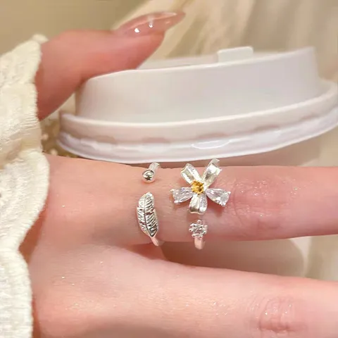 Silber Blume Feder Strass Offener Ring Für Damen Nische High-End Verstellbar Stapelbar Fingerring Legierung Schmuck